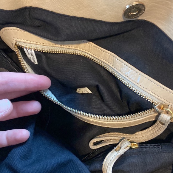 Day & Mood Hannah Zip Bag in Cream-colored Leather - Picture 12 of 16